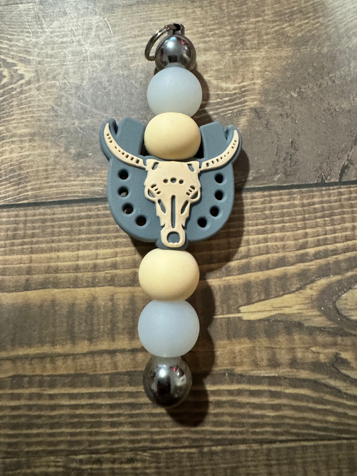 Horse shoe longhorn key ring