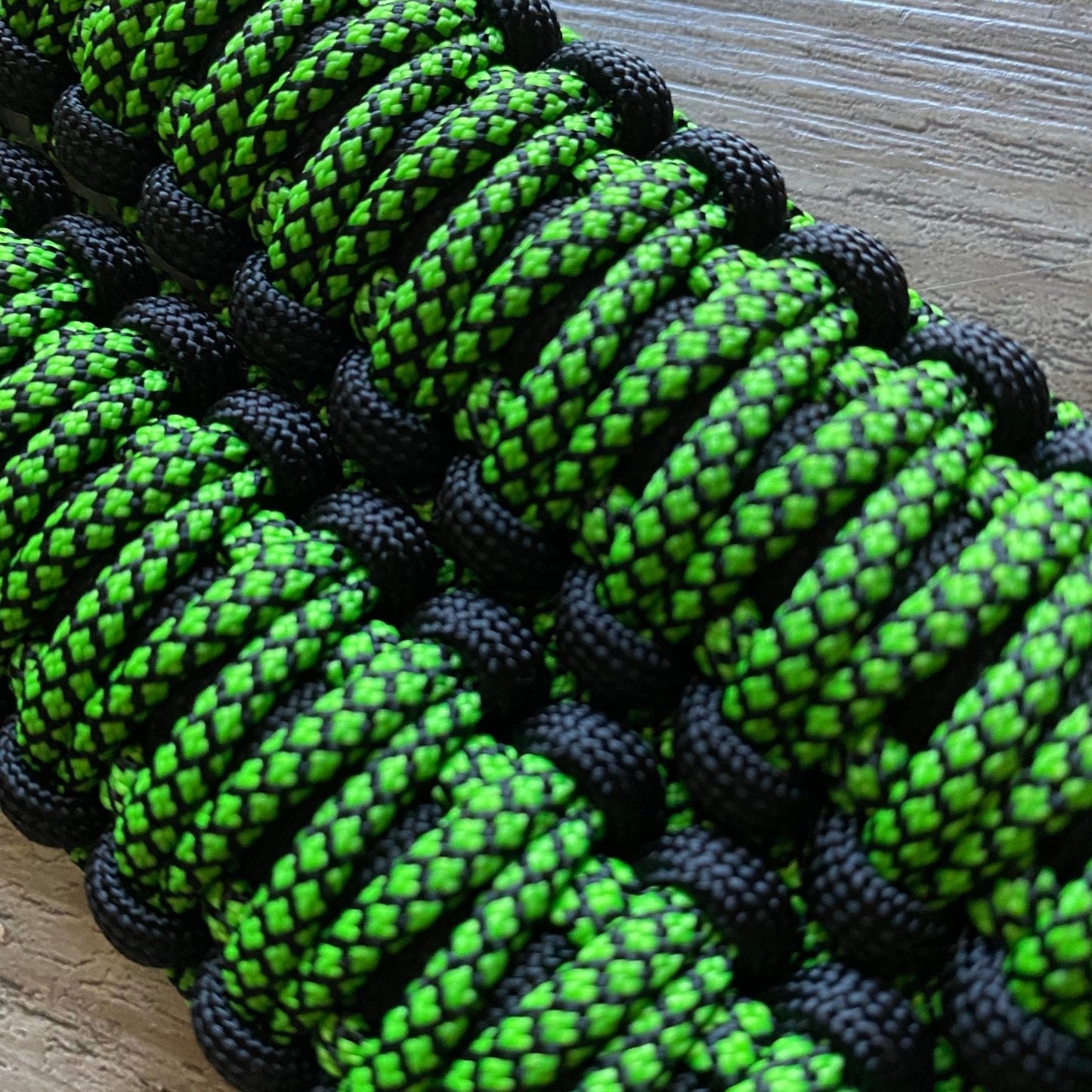 Krawler Grips Diamond Neon Green Paracord - Krawlergrips