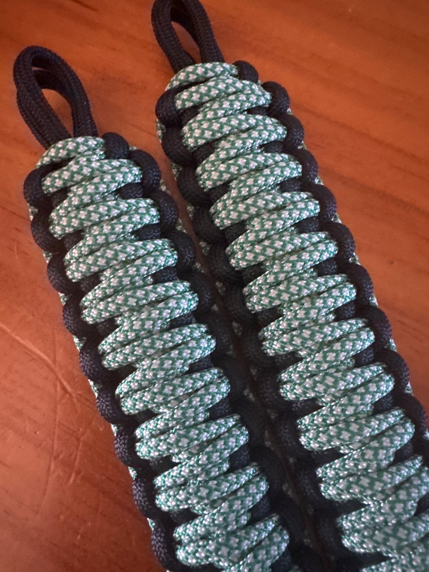 Sale Set of 21 cm. Kelly green diamond and cream Last set no more