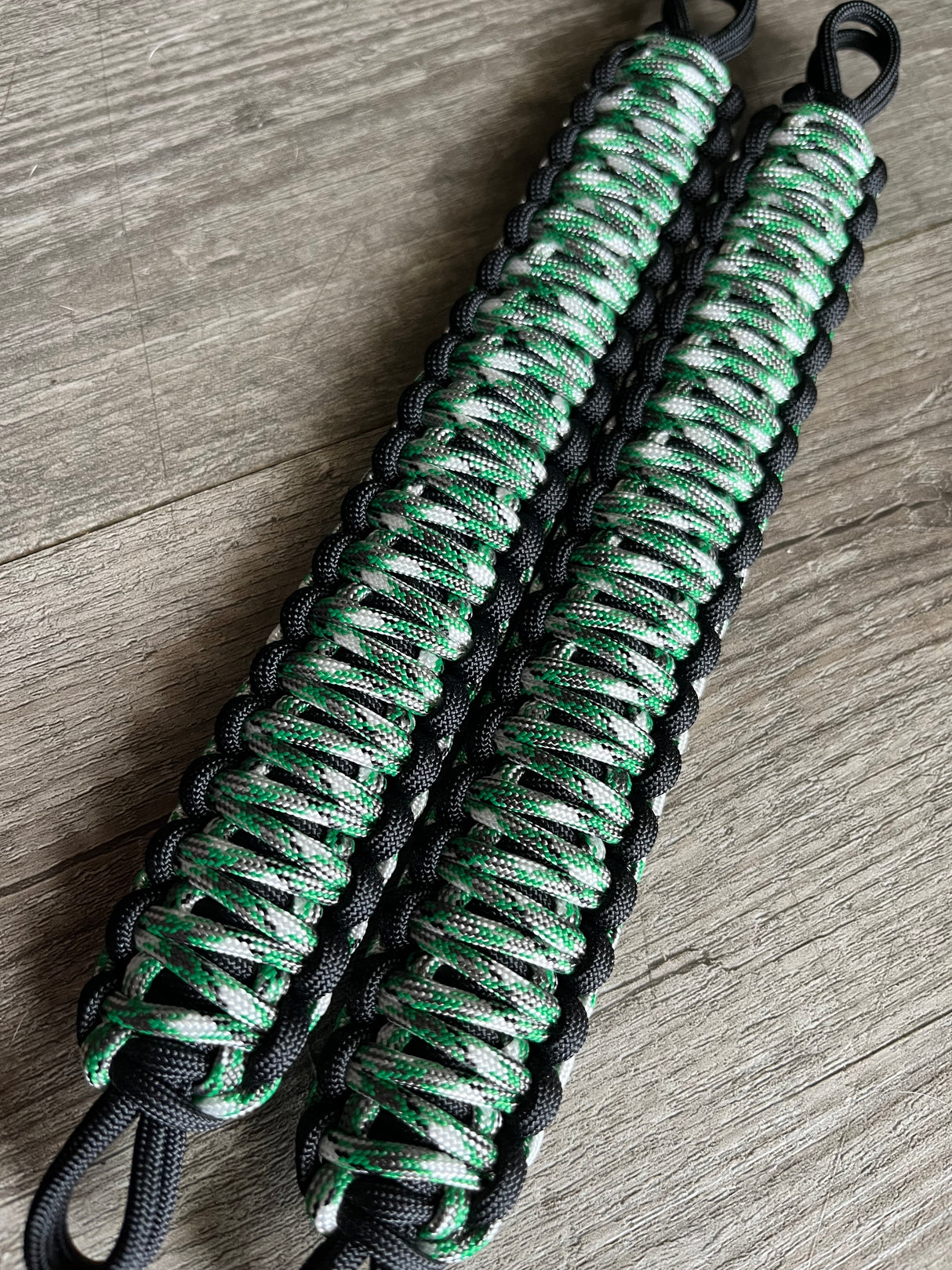 Krawler Grips Black Kelly Green Camo grab handle